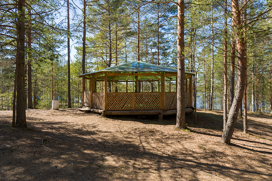 Фото больших беседок в галерее на сайте базы отдыха Журавушка в Ленинградской области